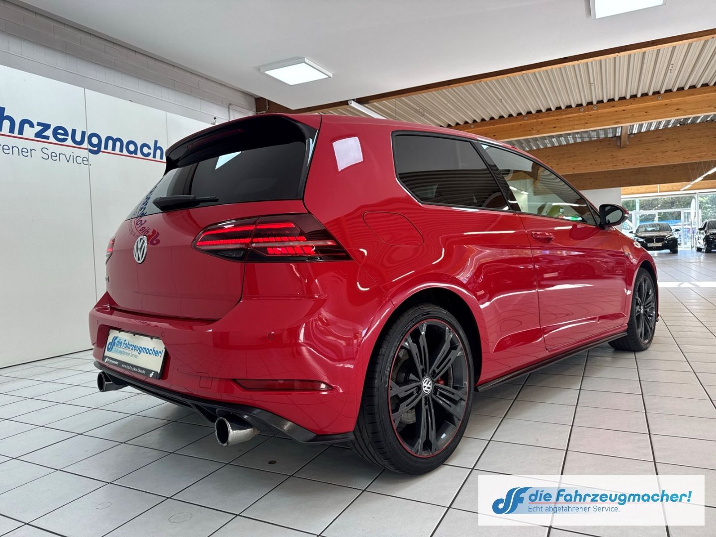 Fahrzeugabbildung Volkswagen Golf VII GTI BMT Start-Stopp Soundsystem Dynaudi