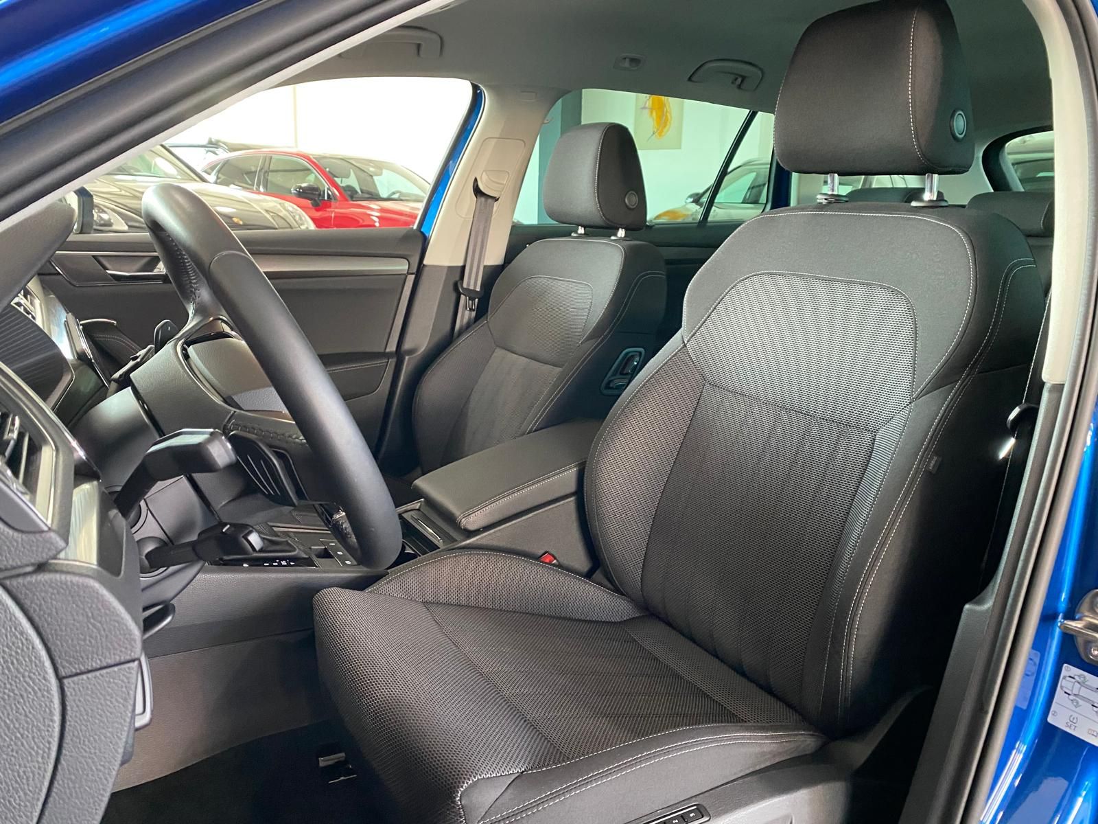 Fahrzeugabbildung SKODA Superb 2.0 TSI DSG 4x4 Style/STHZG/360/ACC/