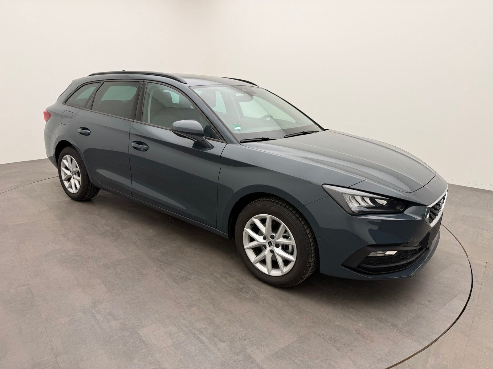 Seat Leon Sportstourer 1.5 eTSI DSG Style RoadEdition imagem 2