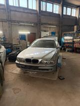 BMW E39 540i M62 - BMW 540 aus 1998: 540i