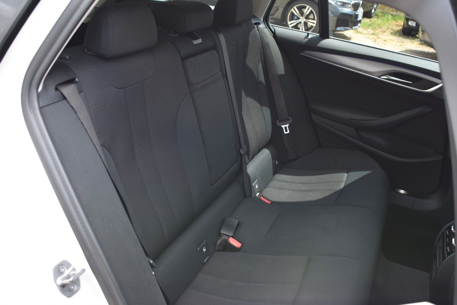 Fahrzeugabbildung BMW BMW 520d Touring Head Up/Anhänger/Driving Assist