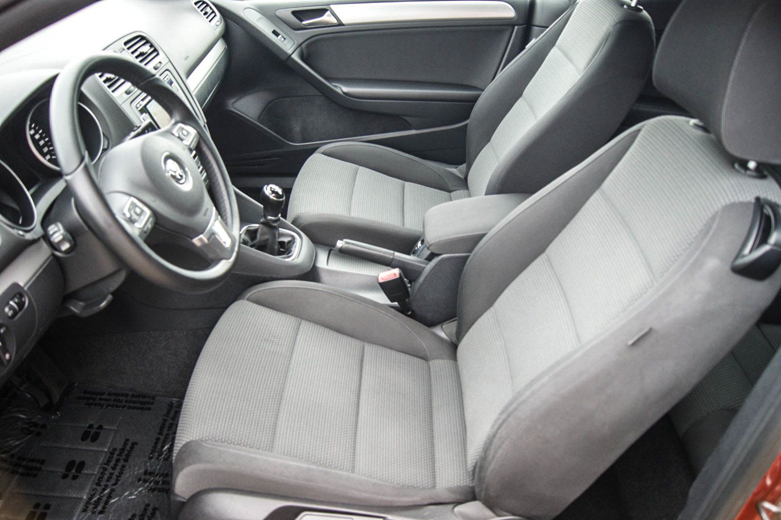 Fahrzeugabbildung Volkswagen Golf VI Cabriolet 14TSI NAVI WINTER PDC GEPFLEGT