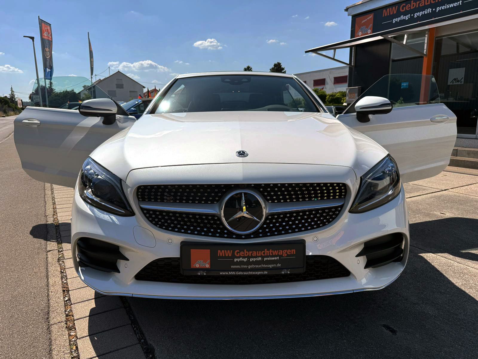 Fahrzeugabbildung Mercedes-Benz C200 Cabrio 4Matic AMG-Line ACC 360° HUD LED SHZ