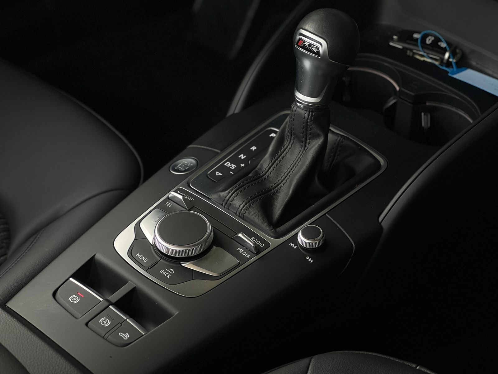 Fahrzeugabbildung Audi A3 Cabriolet  design 35 TFSI S tronic NAVI GRA S