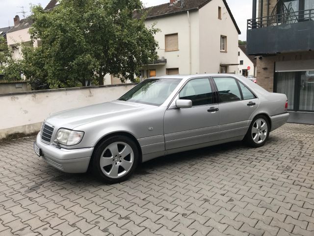 Mercedes-Benz S 320 W140