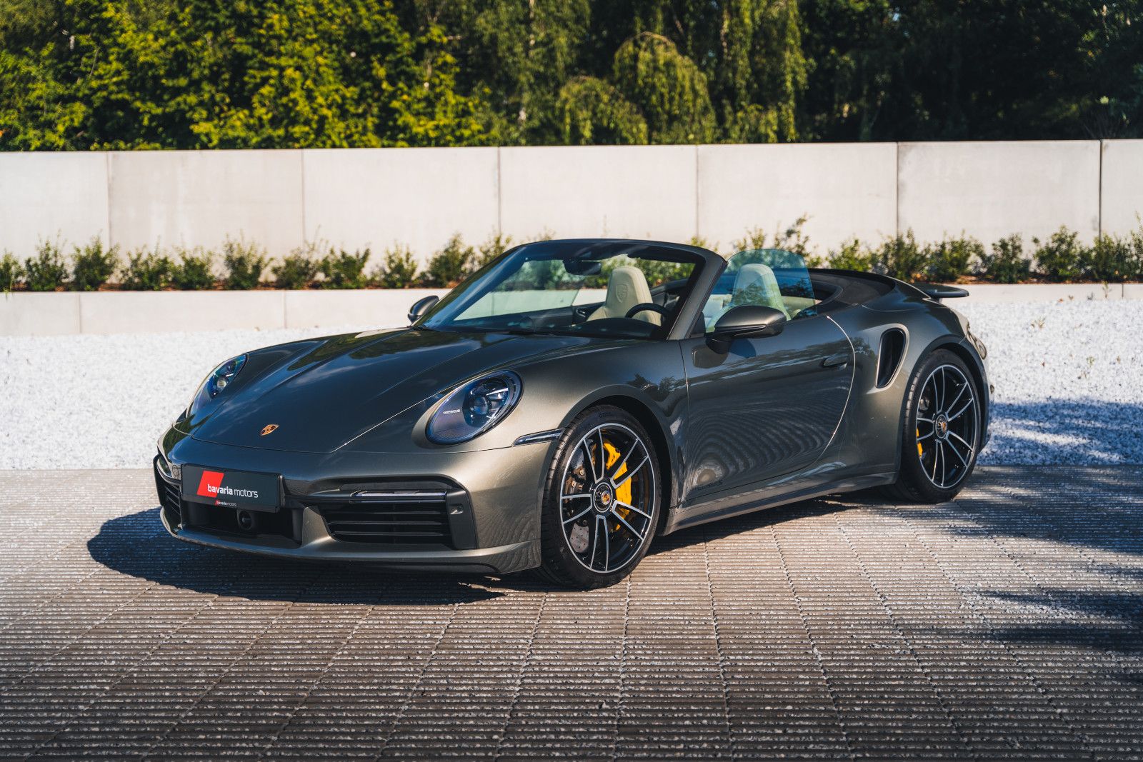 Porsche 992 Turbo S Cabrio / First Owner / Sport Chrono imagem 3