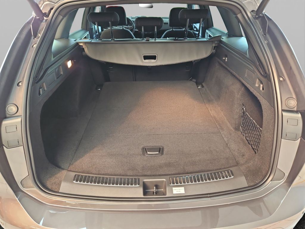 Fahrzeugabbildung Opel Insignia Sports Tourer 2.0 Diesel Aut. Elegance