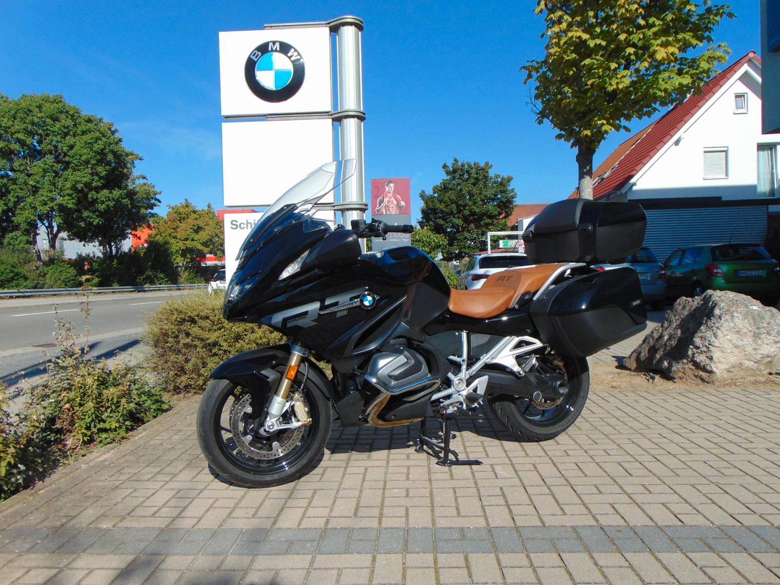 BMW R 1250 RT TripleBlackACC 2 Pak Audio TC 719 Sitz