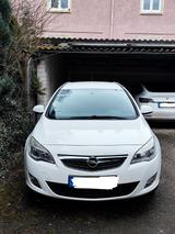 Opel Astra Sports Tourer 1.4 ecoFLEX WENIG KM  - Opel Astra: Sports Tourer Ecoflex