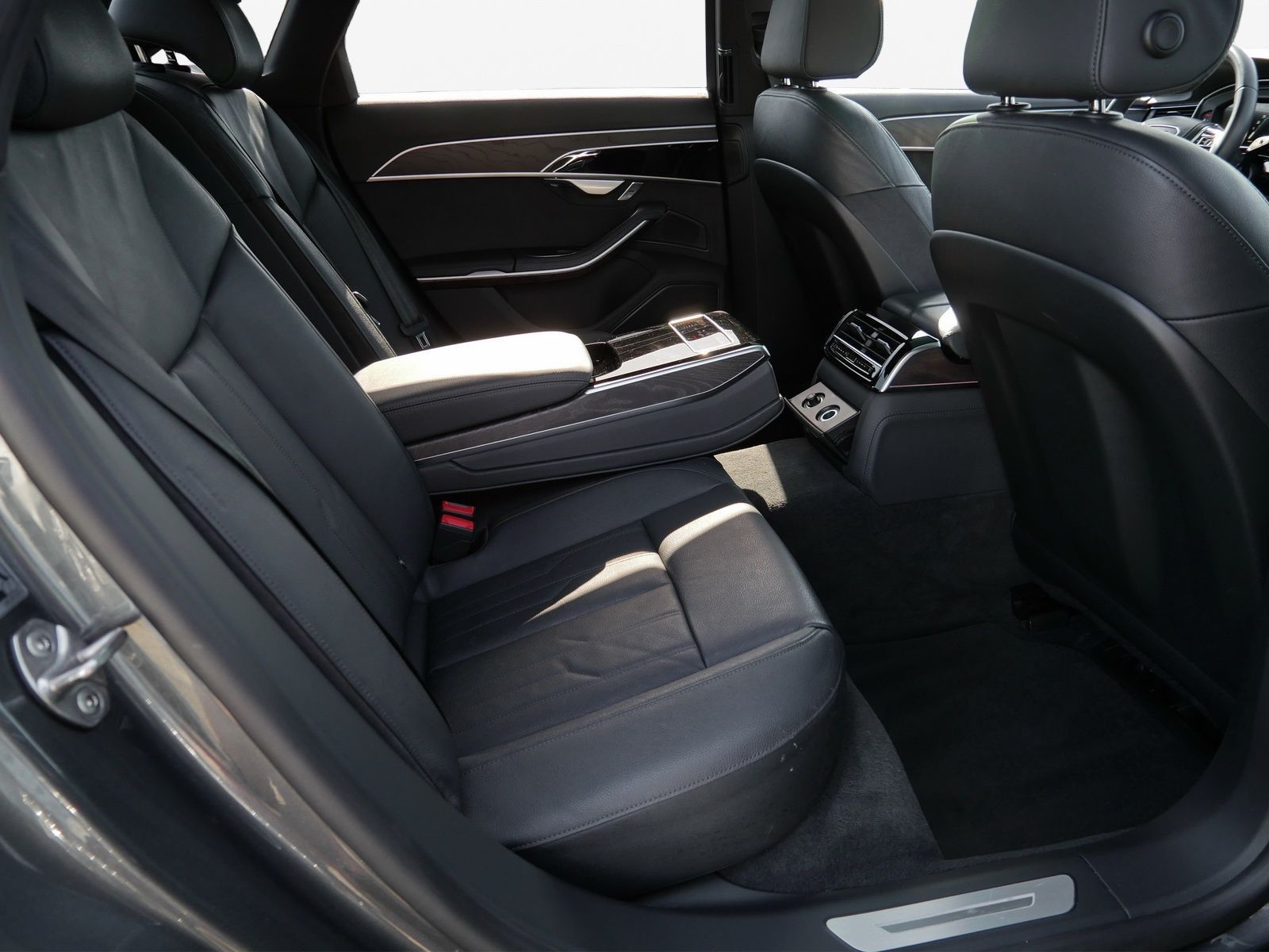 Audi A8 - Bild 16