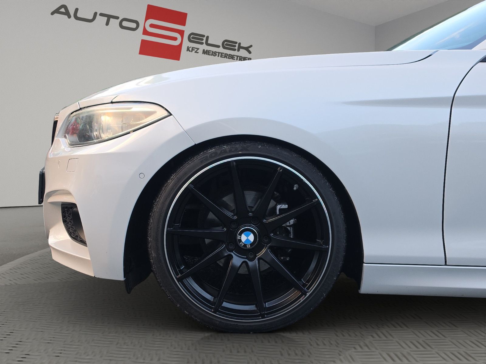 Fahrzeugabbildung BMW 218i Cabrio M Sport LEDER XENON SHZ TEMPOMAT