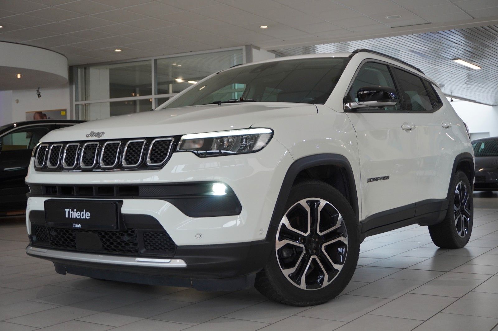 Fahrzeugabbildung Jeep Compass 1.3T GSE LIMITED NAVI/LED/360°/VIRT/DAB+