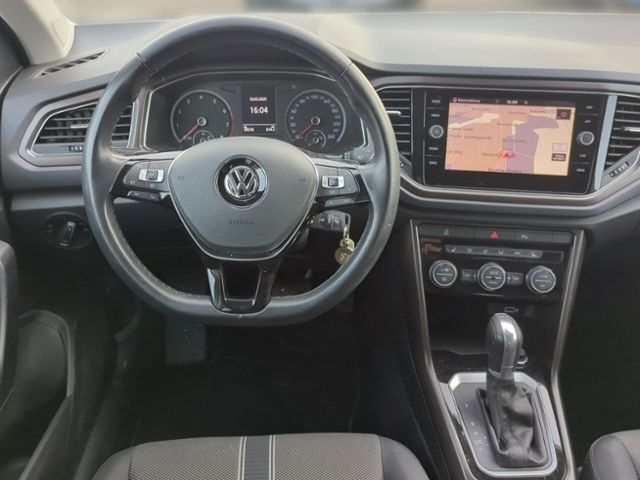 Fahrzeugabbildung Volkswagen T-Roc 1.5 l TSI DSG Style AHK ACC NAVI LED