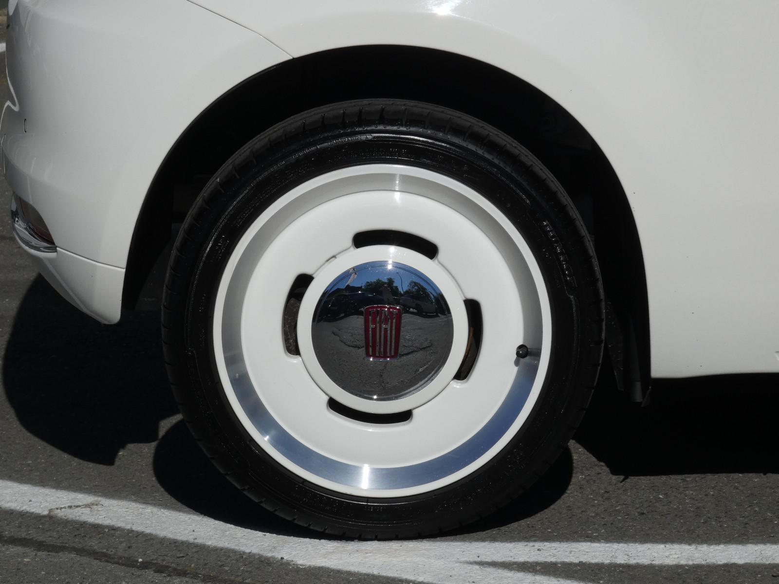 Fiat 500 Anniversario Glas-Schiebedach LED NAVI PDC
