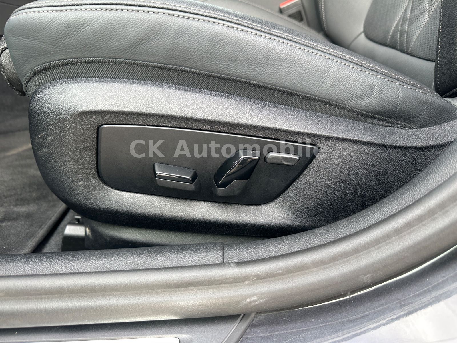 Fahrzeugabbildung BMW 520dxDrive Touring M-Sport/Laser/Head-Up/ACC/AHK