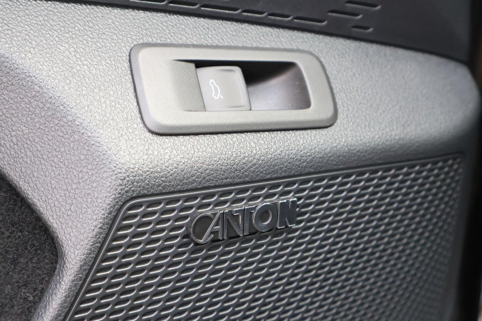 Skoda Octavia Combi 2.0 RS DSG LED Navi Sitzheizung