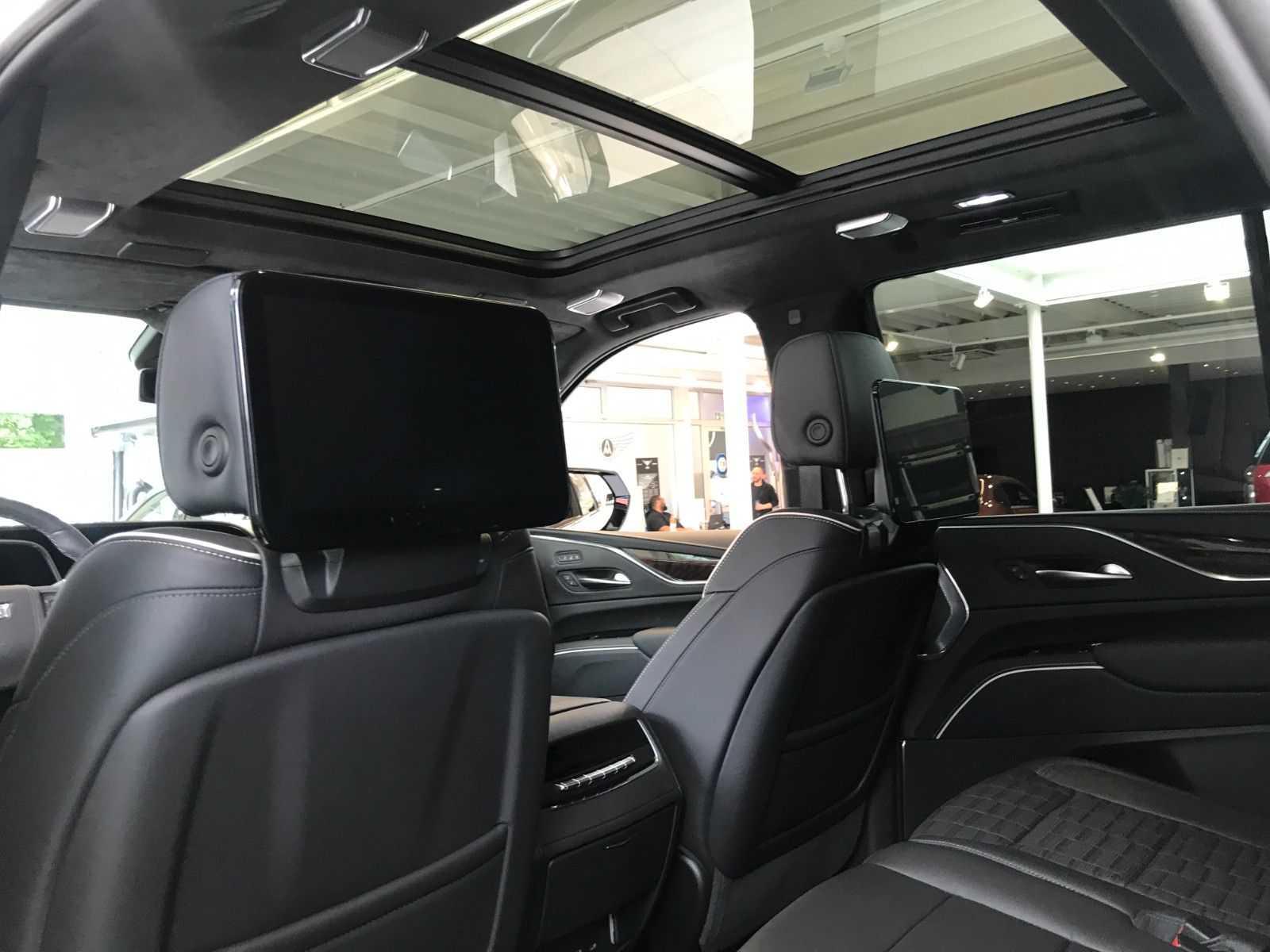 Fahrzeugabbildung Cadillac Escalade Sport Platinum 6.2 V8  4x4
