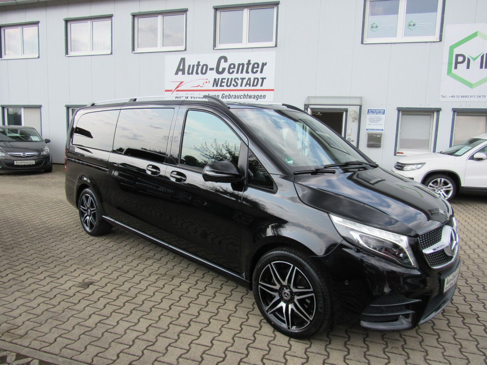 MERCEDES-BENZ V 300 AVANTG. EDITION 19, EXT.L. AMG, 8S., MBUX.