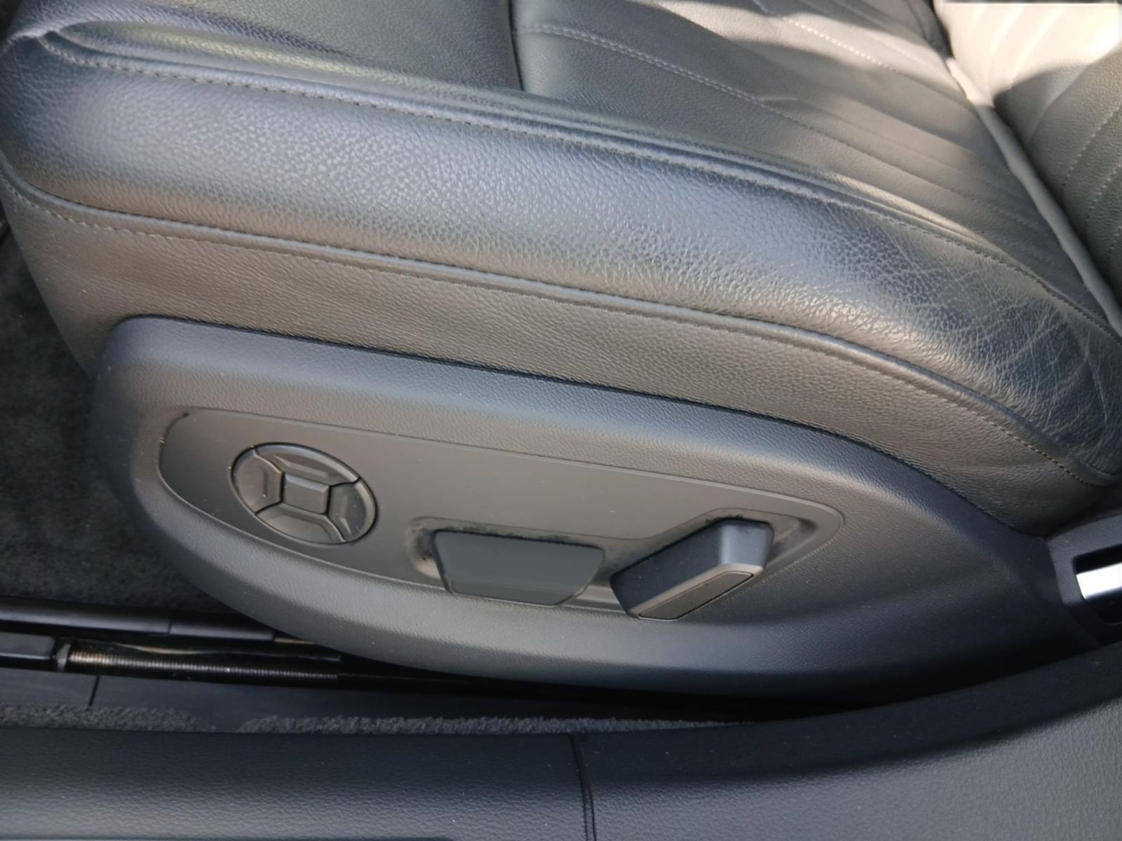 Audi A8 - Bild 13