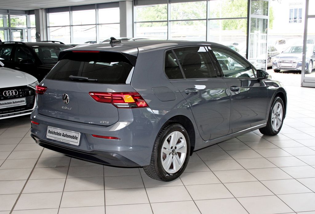Volkswagen Golf VIII 1.0 TSI DSG Life NAVI LED ACC SITZHZG