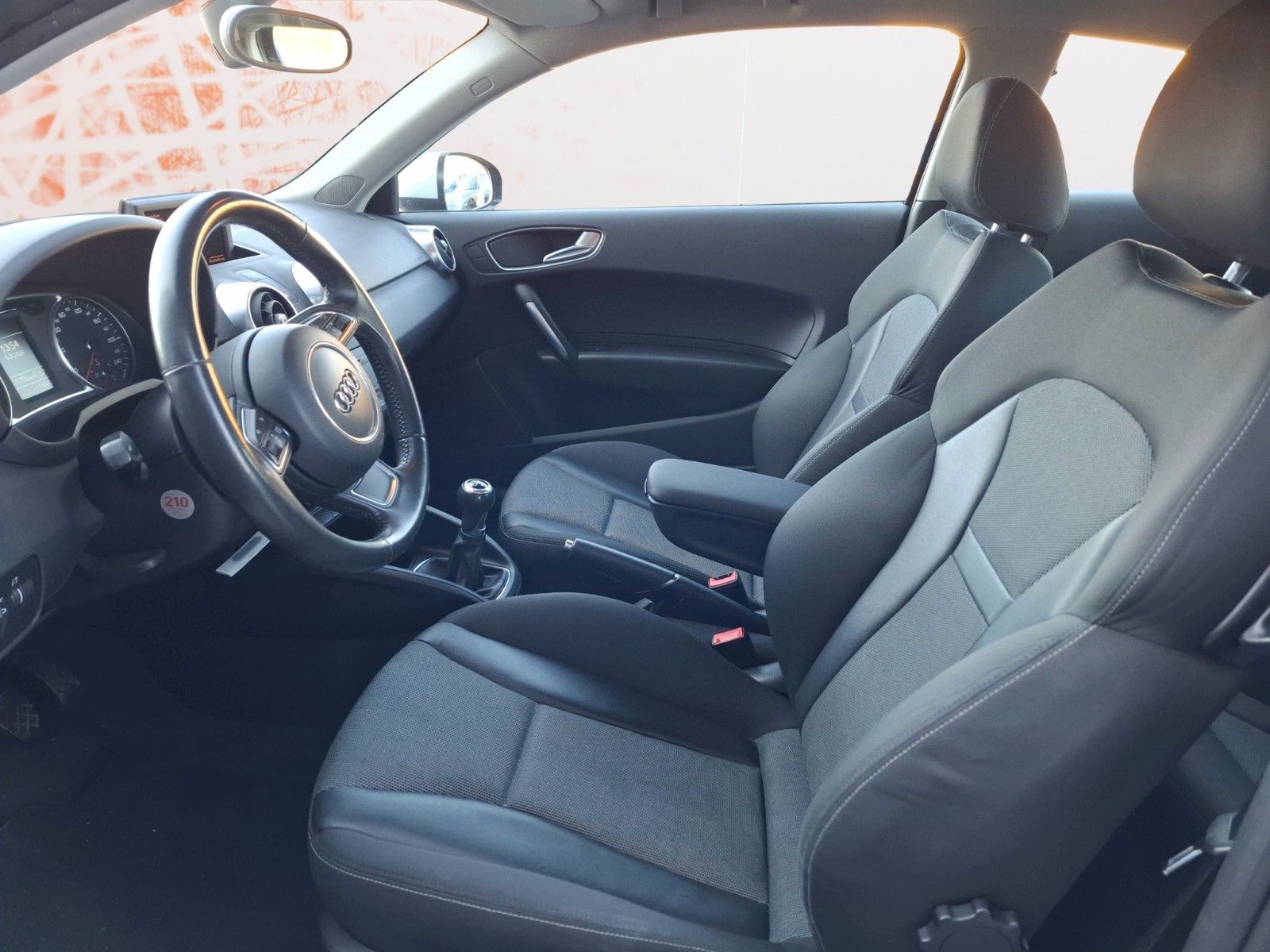 Fahrzeugabbildung Audi A1 ambition S-line