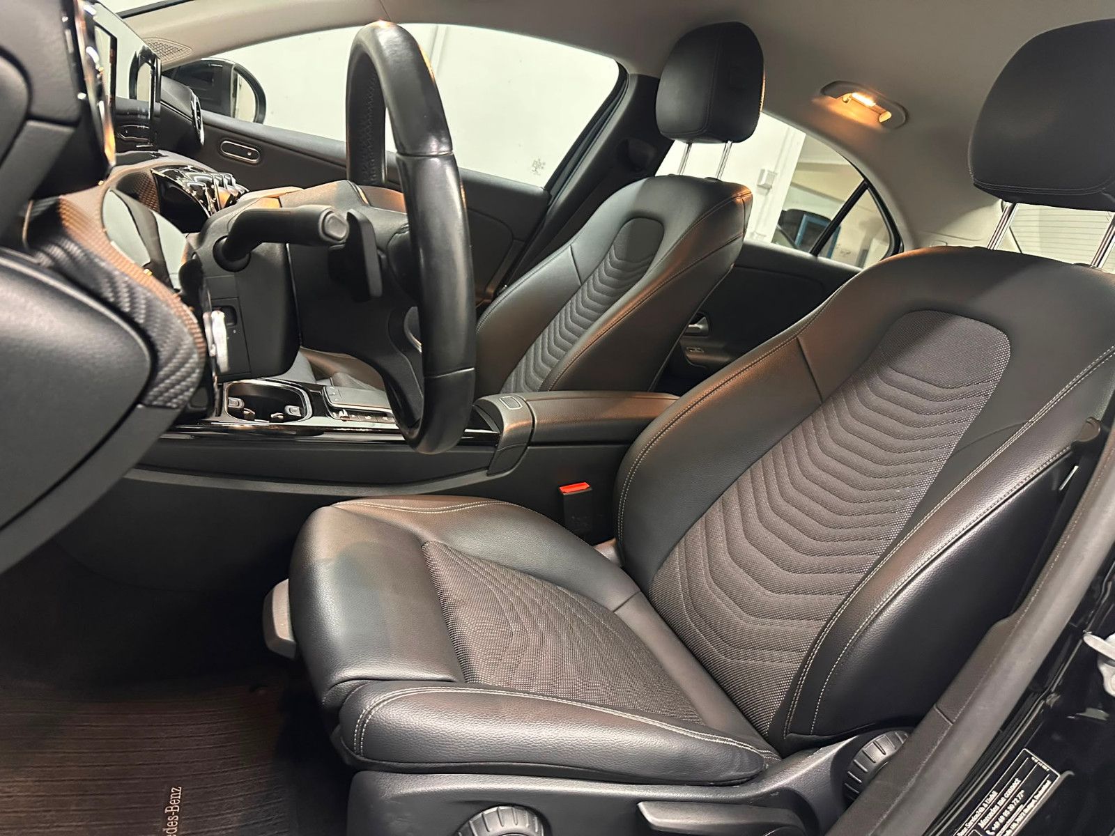 Fahrzeugabbildung Mercedes-Benz A 200 d Limousine NAVI*KLIMA*SH*TOTWI*SPURH*LED*