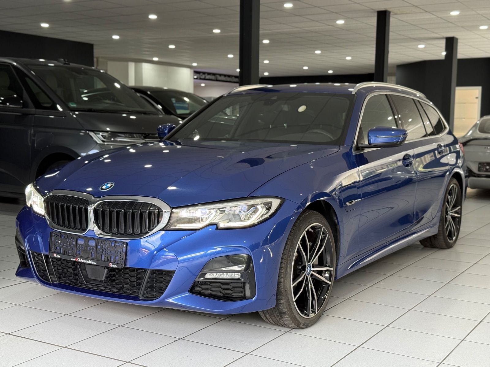 BMW 330e Touring*M-PAKET*PANO*ACC*LASER*AHK*KAMERA*