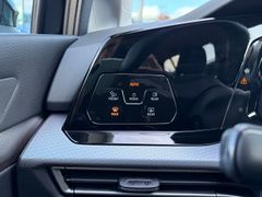 Fahrzeugabbildung Volkswagen Golf VIII Lim. Active eTSI *AHK*LED*TEMP*SHZ*