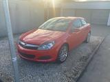 Opel Astra GTC 2.0 Turbo ECOTEC Sport 147kW Sport - Opel Astra aus 2006: Gtc