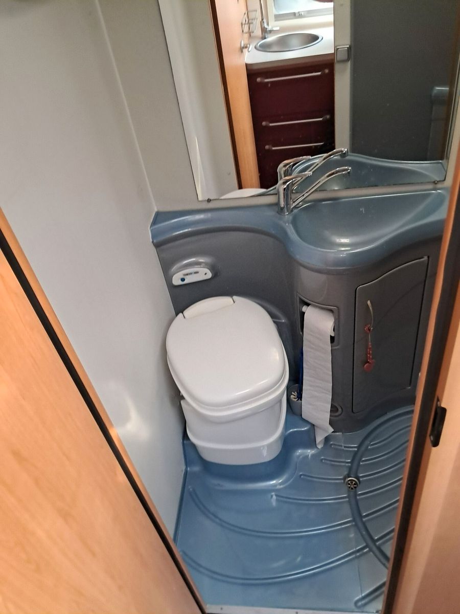 Fahrzeugabbildung Eura Mobil Terrestra TI 660HB Markise,Fahrradträger,TV