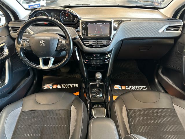 Peugeot 2008 Allure *Pano*Xenon*Navi*