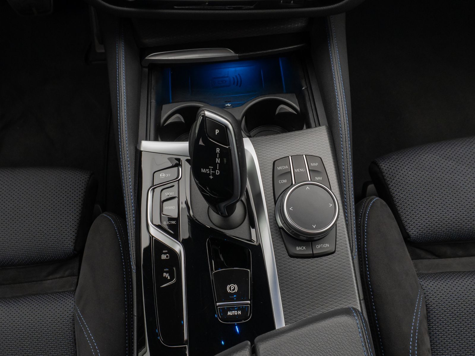 Fahrzeugabbildung BMW 520e M Sport Kamera Laser HUD DAB HiFi Komfort