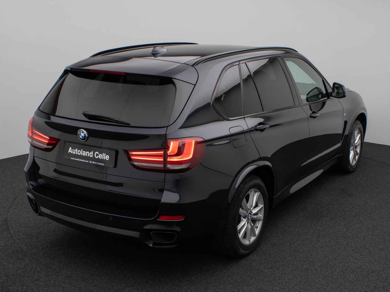 Fahrzeugabbildung BMW X5 xD30d M Sport HUD HiFi NaviPro PDC LED Leder