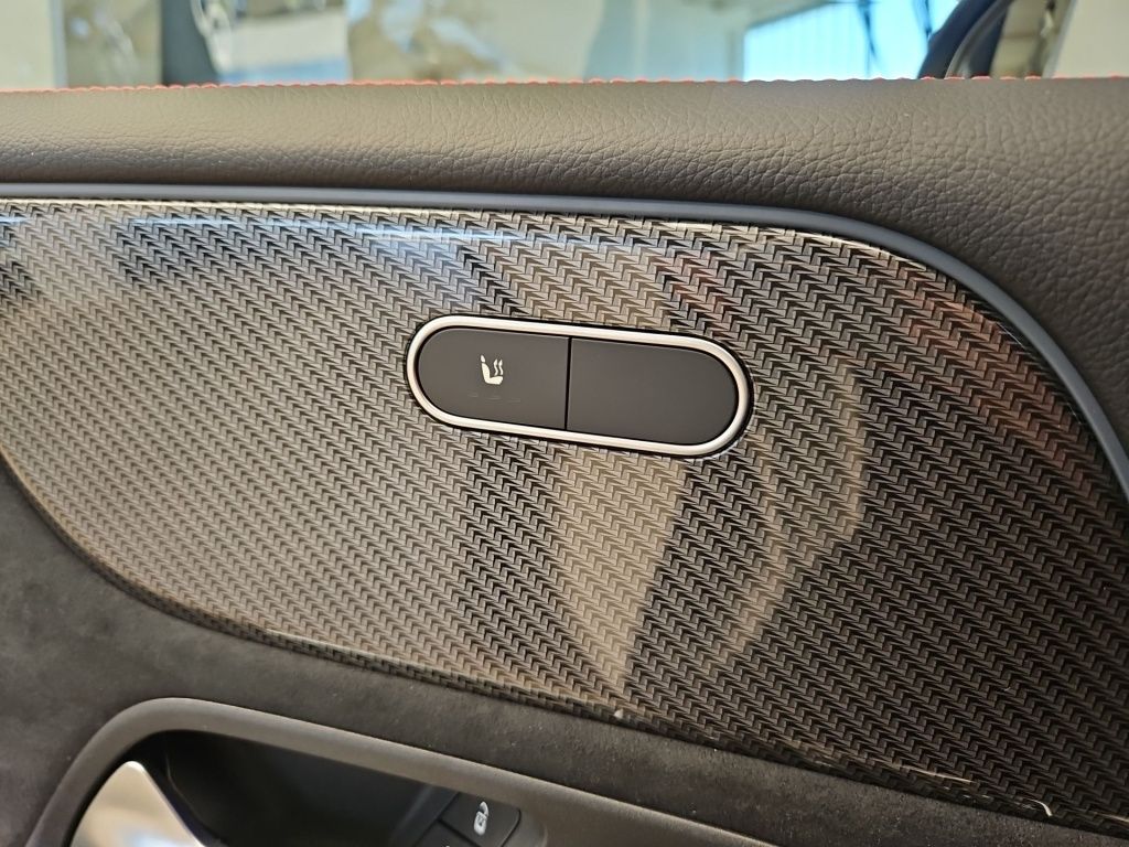 Fahrzeugabbildung Mercedes-Benz GLB 180 AMG Night AHK Distronic+ LED SHZ KeyLess