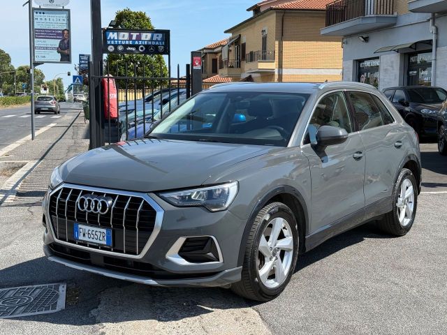 AUDI Audi Q3 40 TFSI quattro S tronic Business Advanc