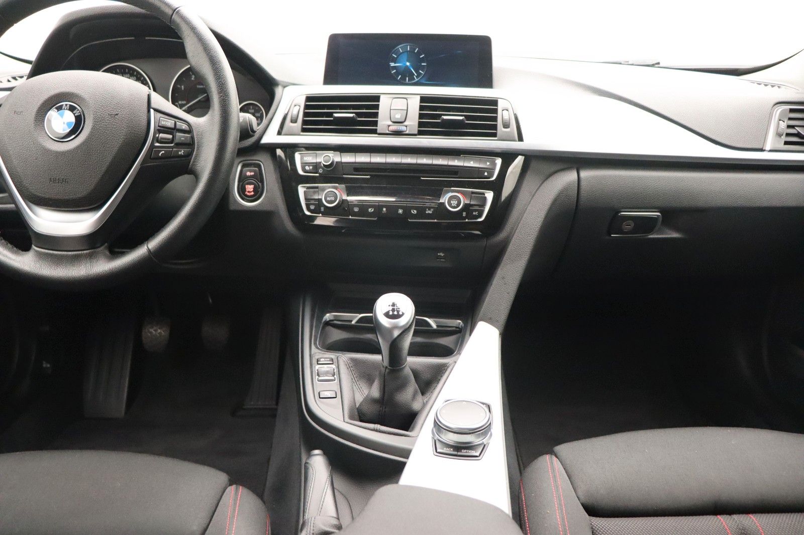 Fahrzeugabbildung BMW 320d Sport-Line