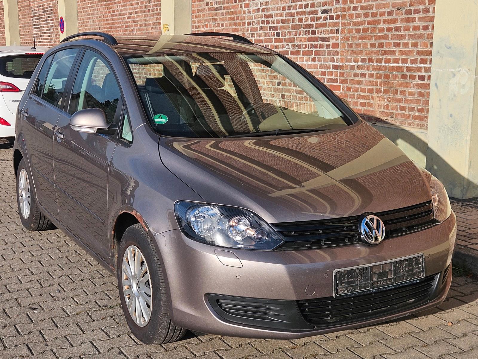 Volkswagen Golf Plus 2011 — rear view