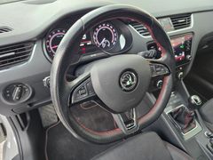 SKODA Octavia Combi RS 2.0TDI 184PS LED Navi DAB