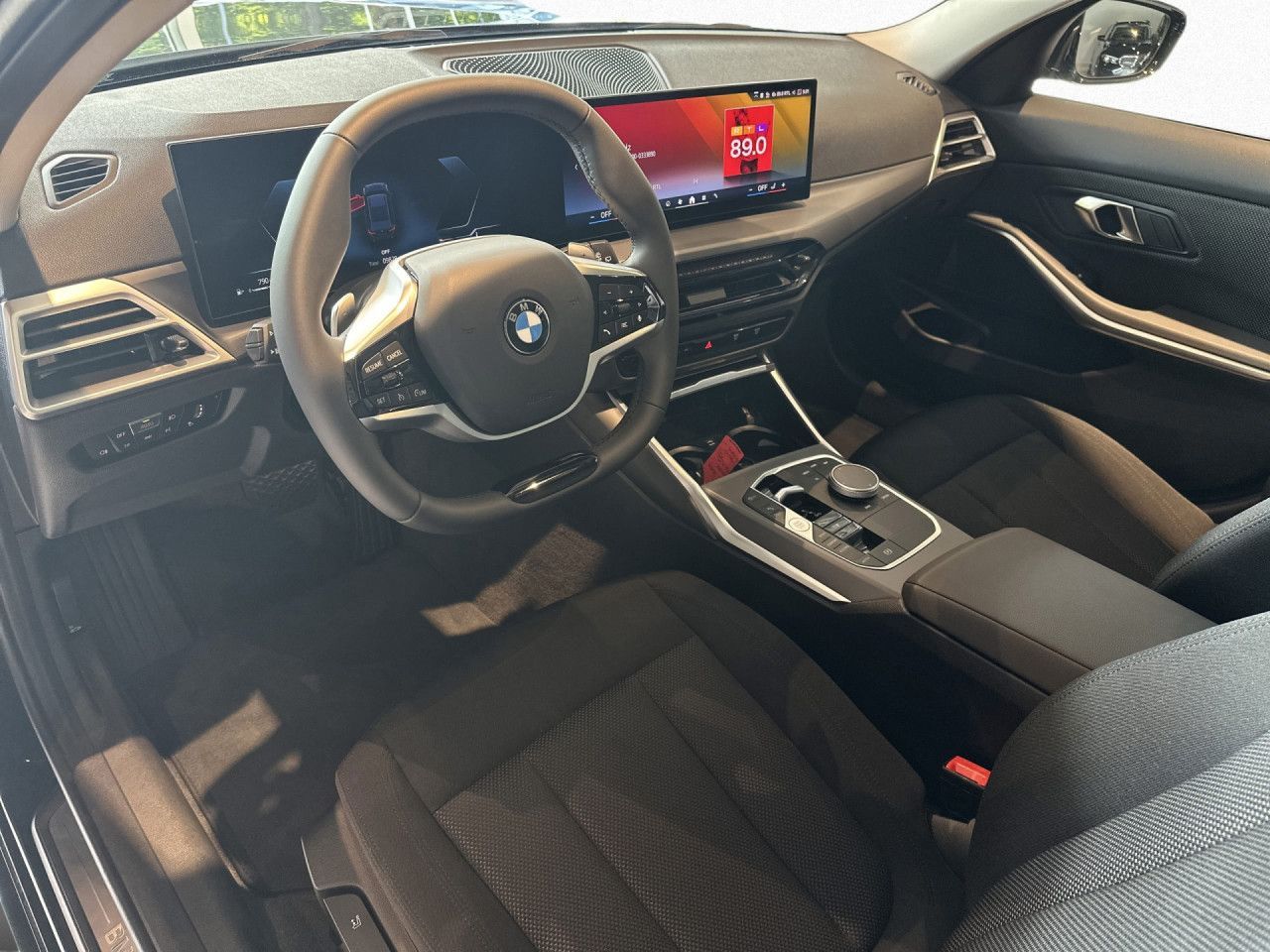 BMW 318i Touring Aut. LivePlus,CarPlay,ParkAss,Kam foto 13