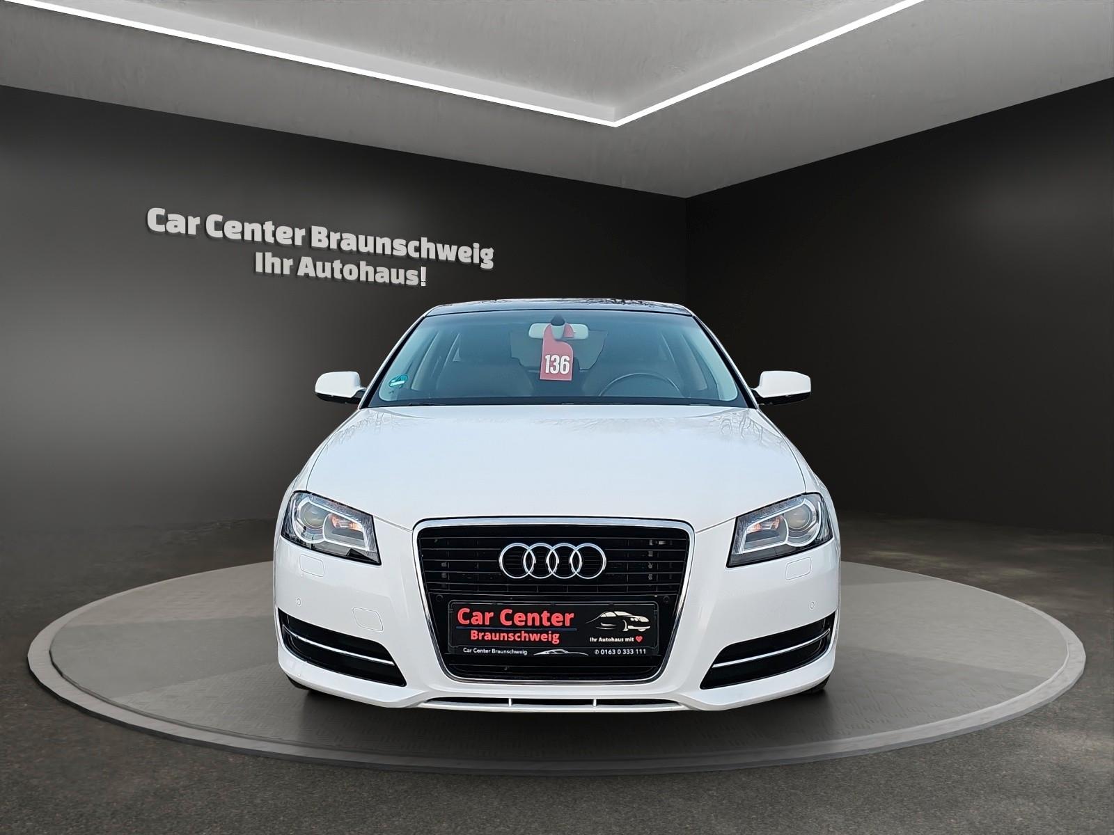 Audi A3 Sportback 2.0 TDI Ambiente S-tronic+Pano+LED