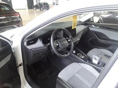 SKODA Combi 2.0 TDI Tour LED Matrix AHK 360Grad Virtul