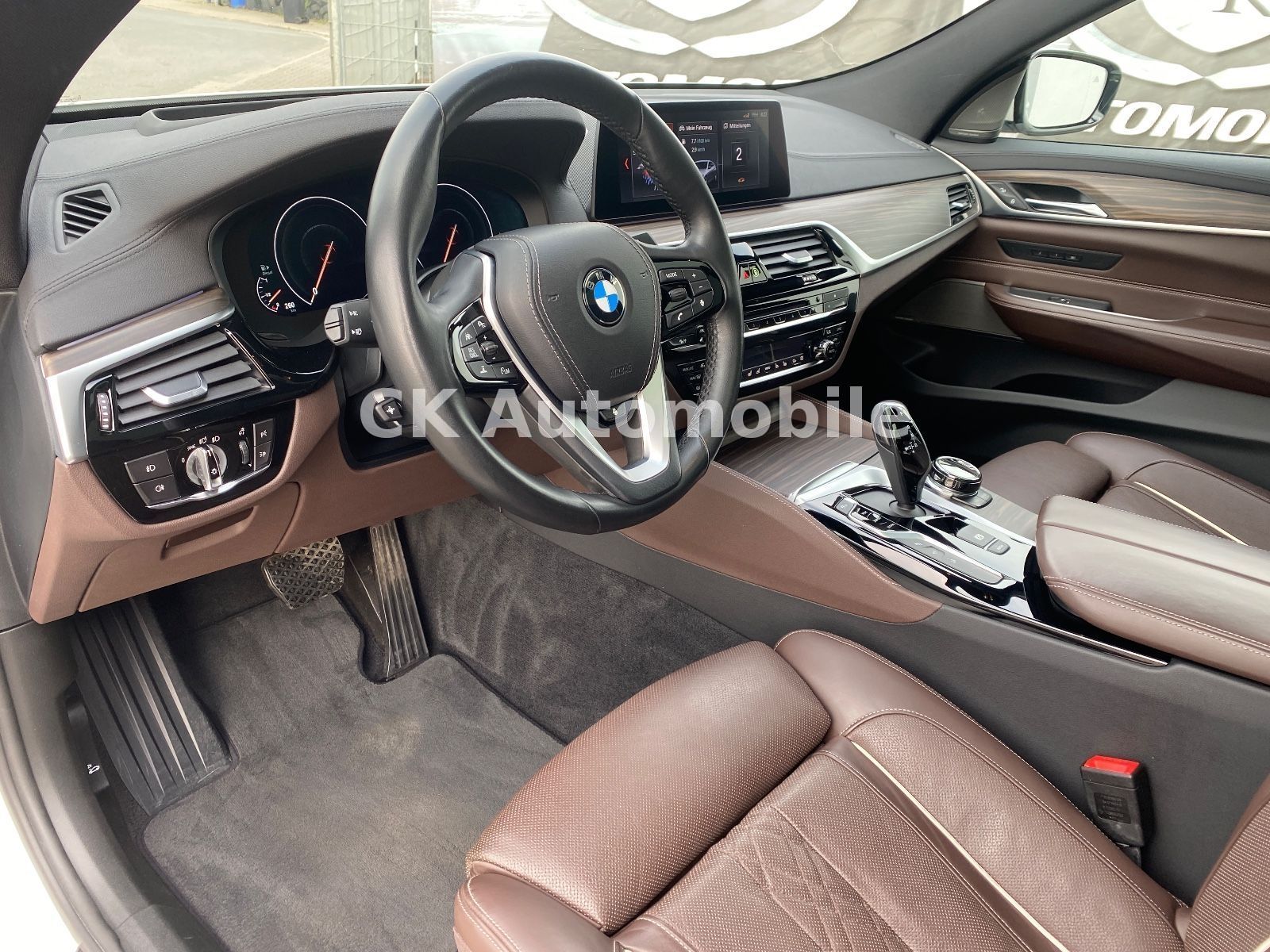 Fahrzeugabbildung BMW 640d GT xDrive Luxury Line/Navi/Head-Up/Pano/LED
