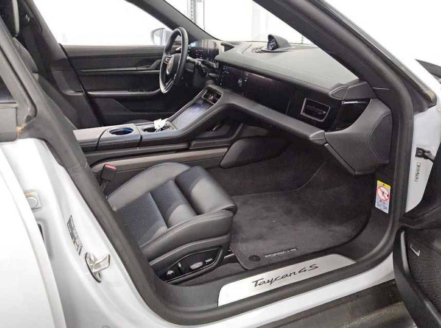 Porsche Taycan 4S SportDesign/Beifahrer/Pano/HD-Matrix imagem 3