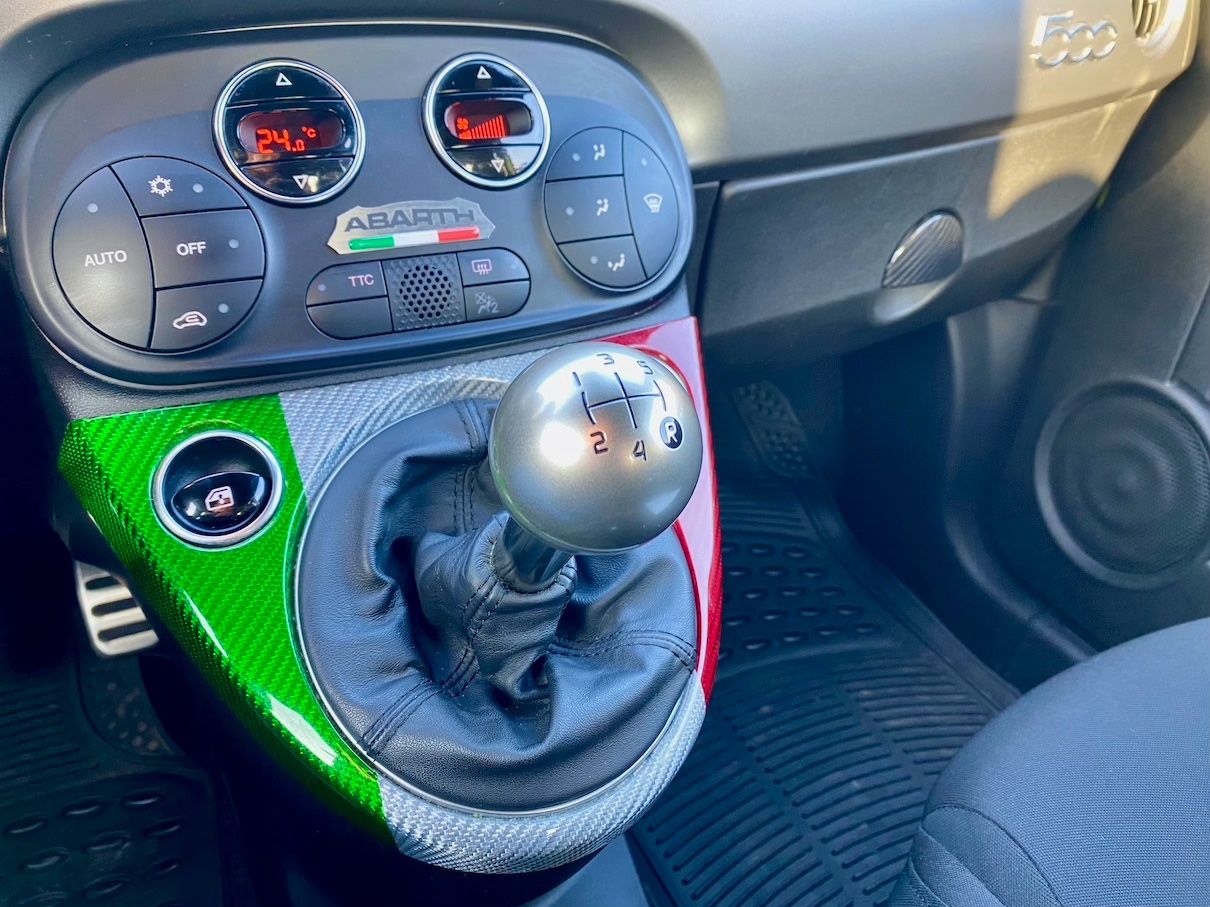 Fahrzeugabbildung Abarth 595 Pista AAC CARPLAY PDC L+R SENSOR