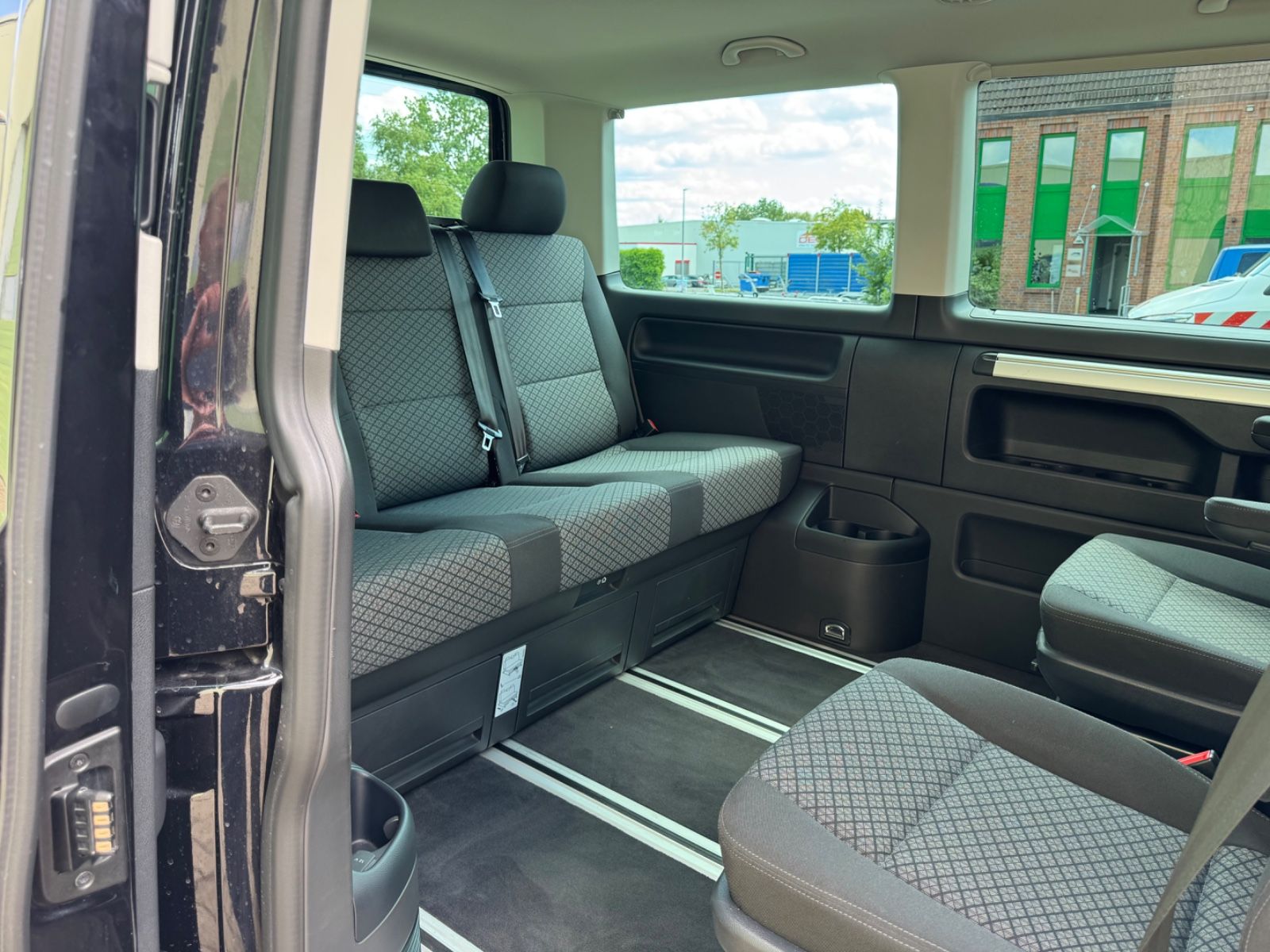 Volkswagen T6.1 Multivan 2.0 TDI AHK Navi. St.Hzg Kamera foto 18