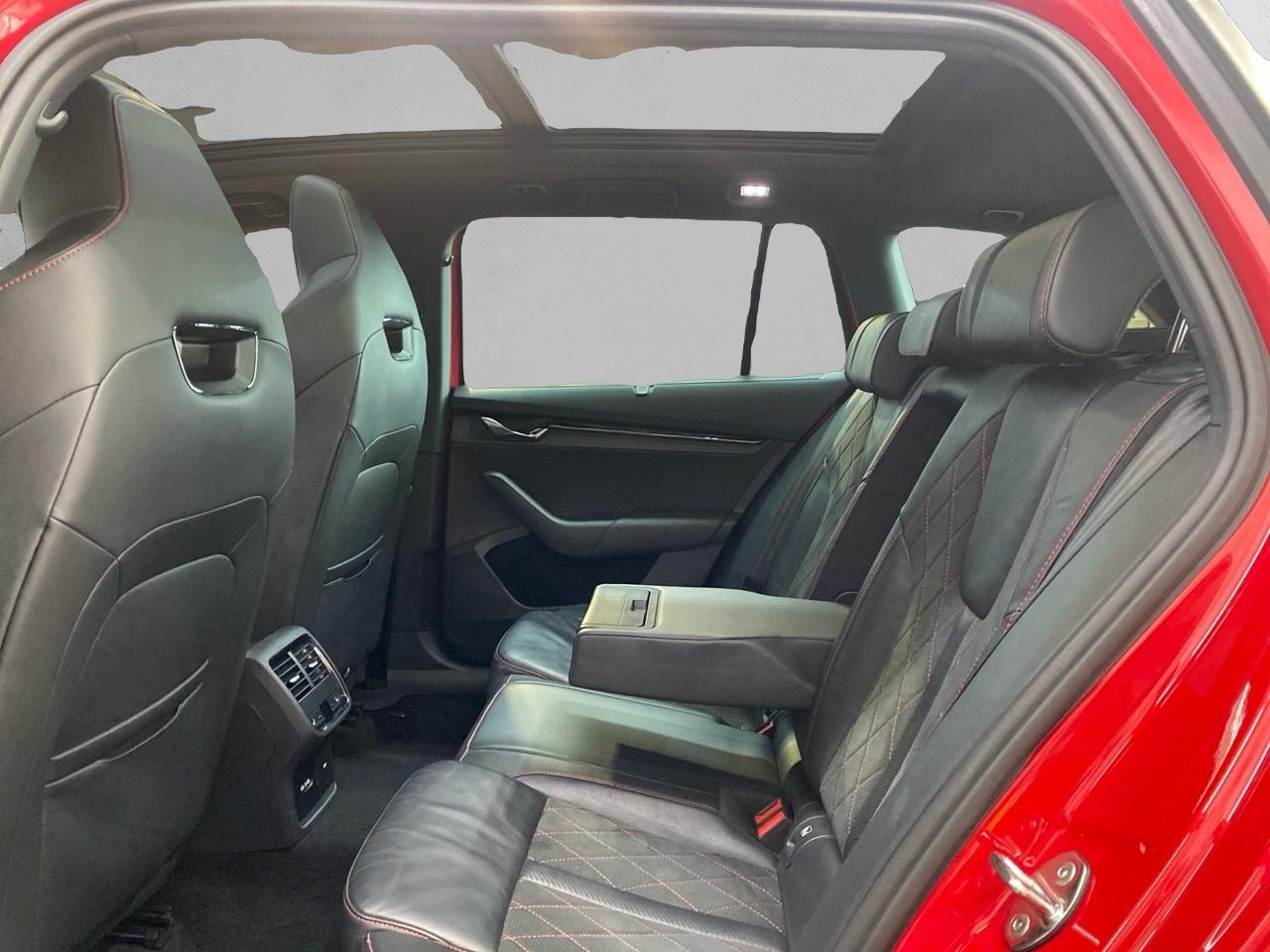 Skoda Octavia Combi RS Plus 2.0 TDI DSG 4x4 NAVI+AHK