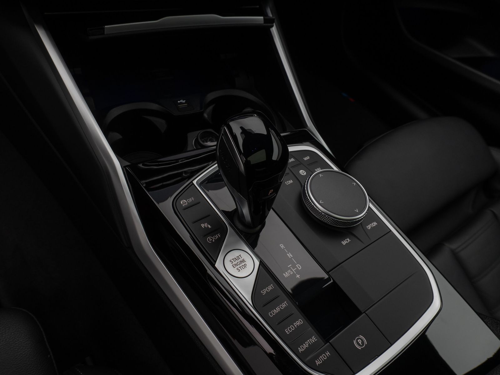 Fahrzeugabbildung BMW M240i xD Coupé Glasdach Kamera HUD H/K Stop&Go