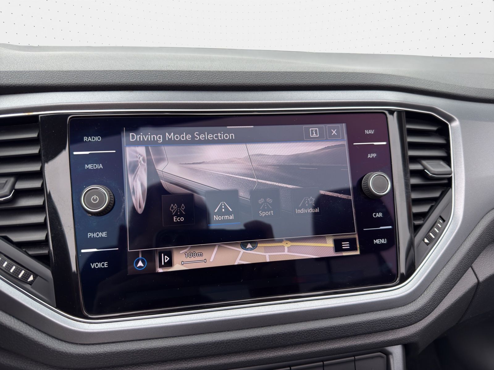 Volkswagen T-Roc - Bild 14