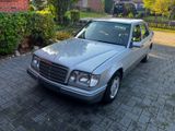 Mercedes-Benz E 250 DIESEL AKTIV Aktiv - Mercedes-Benz Oldtimer mit Diesel-Antrieb