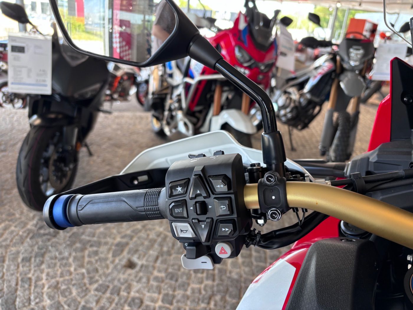 Fahrzeugabbildung Honda CRF 1100 D 4 S ADV Sports DCT ES